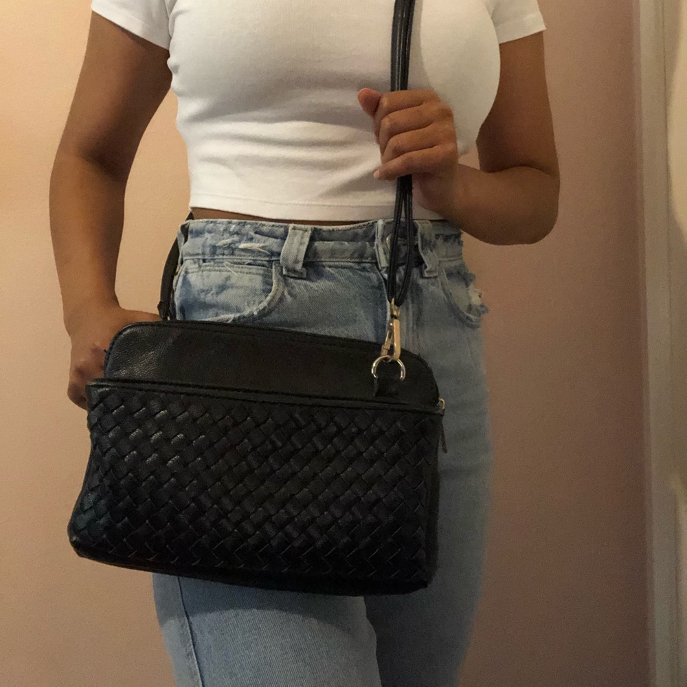 Black crossbody purse